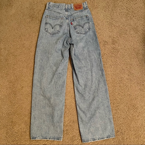 Levi’s High Waisted Straight Jeans - Picture 4 of 5